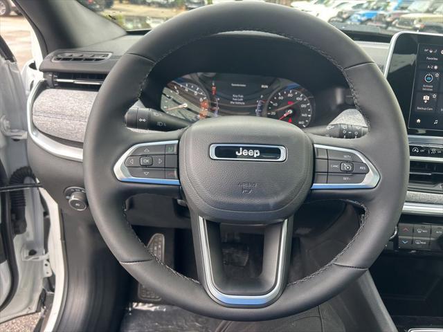 Photo of 2025 Bright White Clearcoat Jeep Compass