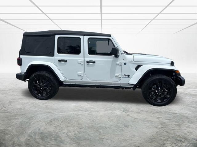 Photo of 2025 Bright White Clearcoat Jeep Wrangler