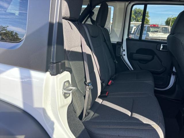 Photo of 2025 Bright White Clearcoat Jeep Wrangler