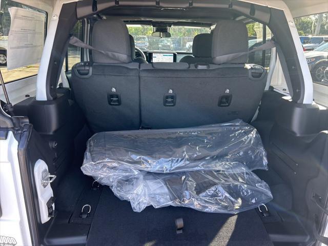 Photo of 2025 Bright White Clearcoat Jeep Wrangler