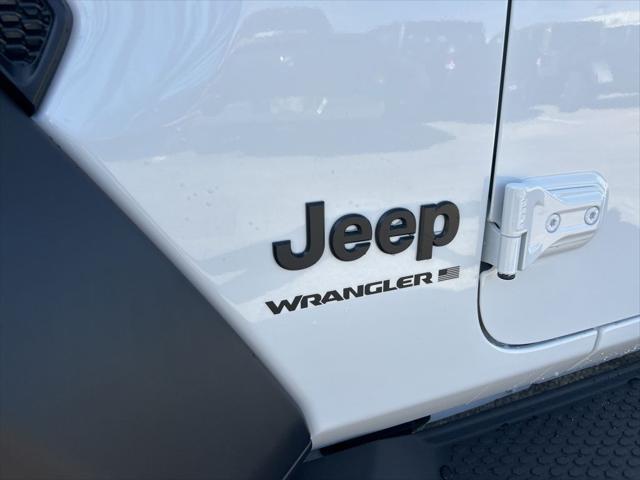 Photo of 2025 Bright White Clearcoat Jeep Wrangler