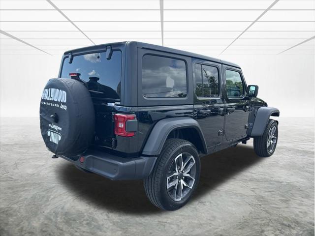 Photo of 2025 Black Clearcoat Jeep Wrangler