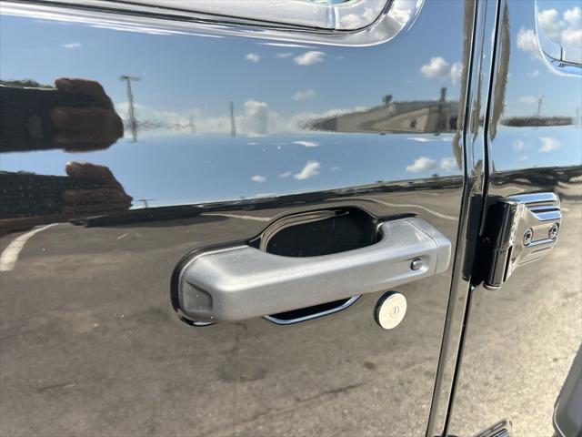 Photo of 2025 Black Clearcoat Jeep Wrangler