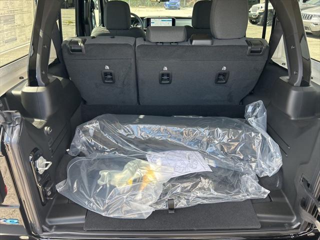 Photo of 2025 Black Clearcoat Jeep Wrangler