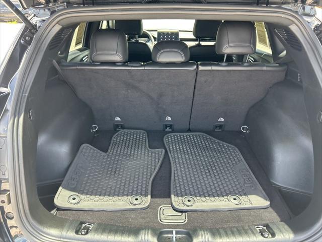 Photo of 2024 Diamond Black Crystal Pearlcoat Jeep Compass