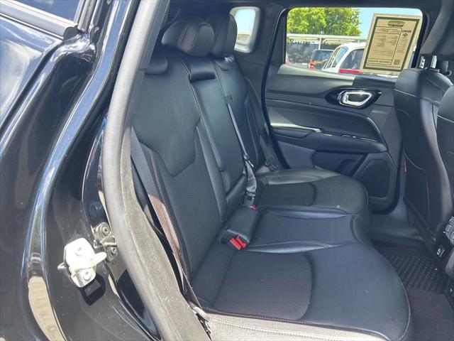 Photo of 2024 Diamond Black Crystal Pearlcoat Jeep Compass