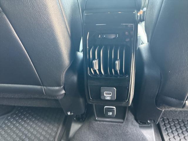 Photo of 2024 Diamond Black Crystal Pearlcoat Jeep Compass
