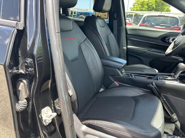 Photo of 2024 Diamond Black Crystal Pearlcoat Jeep Compass