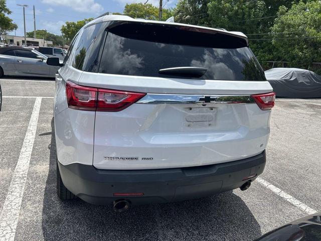 Photo of 2019 Iridescent Pearl Tricoat Chevrolet Traverse