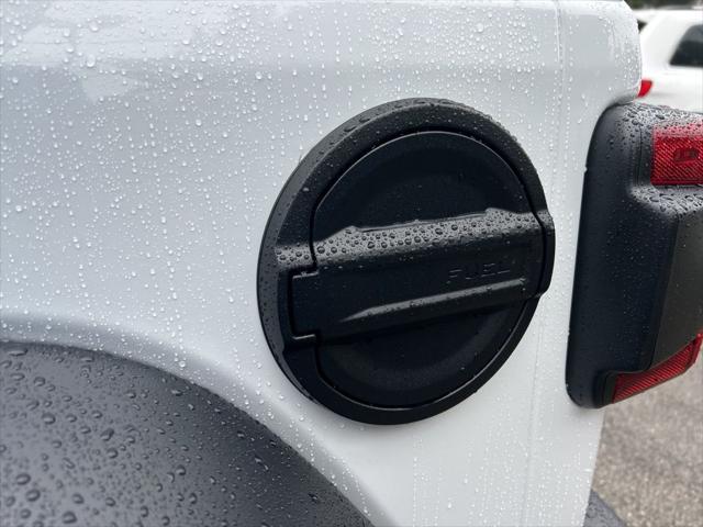 Photo of 2025 Bright White Clearcoat Jeep Wrangler