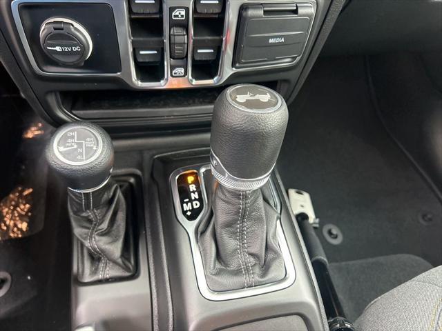 Photo of 2025 Bright White Clearcoat Jeep Wrangler