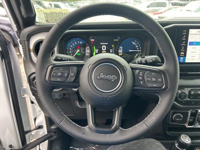 Photo of 2025 Bright White Clearcoat Jeep Wrangler