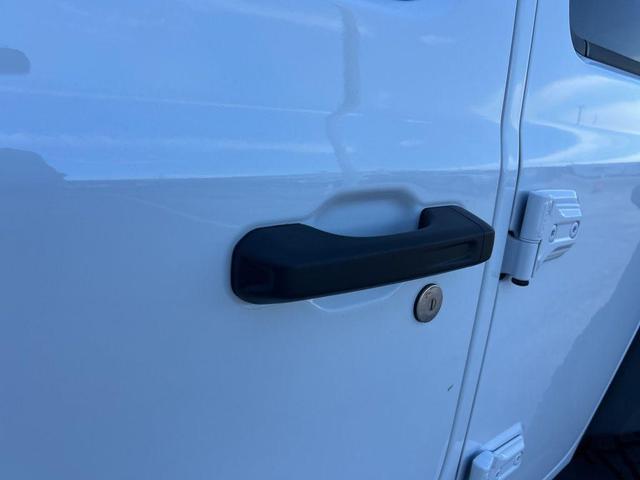 Photo of 2025 Bright White Clearcoat Jeep Wrangler