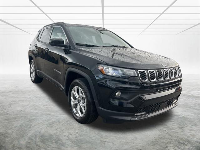 Photo of 2025 Diamond Black Crystal Pearlcoat Jeep Compass