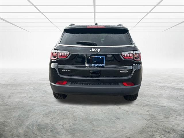 Photo of 2025 Diamond Black Crystal Pearlcoat Jeep Compass