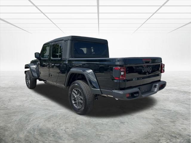 Photo of 2025 Black Clearcoat Jeep Gladiator