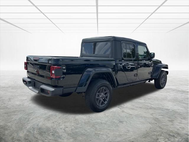Photo of 2025 Black Clearcoat Jeep Gladiator