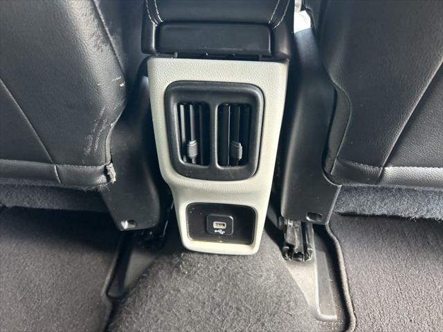 Photo of 2021 Diamond Black Crystal Pearlcoat Jeep Compass