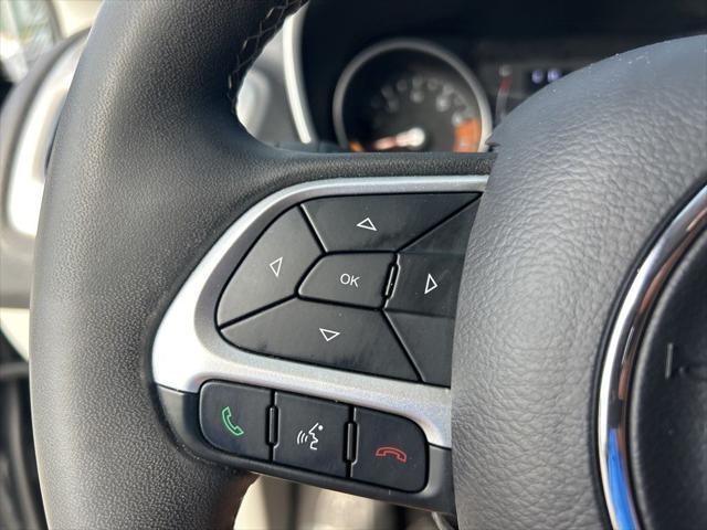 Photo of 2021 Diamond Black Crystal Pearlcoat Jeep Compass