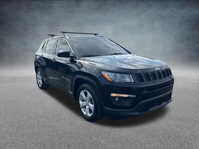 Photo of 2021 Diamond Black Crystal Pearlcoat Jeep Compass