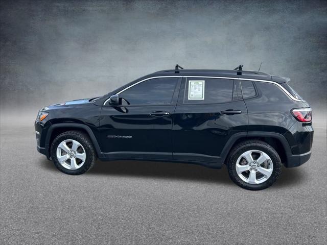 Photo of 2021 Diamond Black Crystal Pearlcoat Jeep Compass