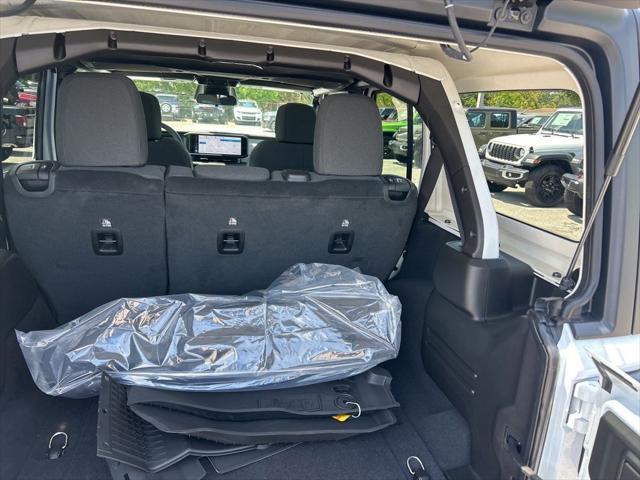 Photo of 2025 Bright White Clearcoat Jeep Wrangler
