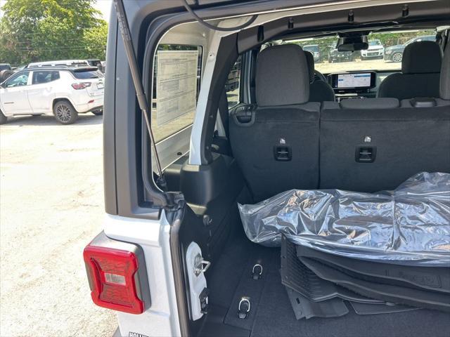 Photo of 2025 Bright White Clearcoat Jeep Wrangler