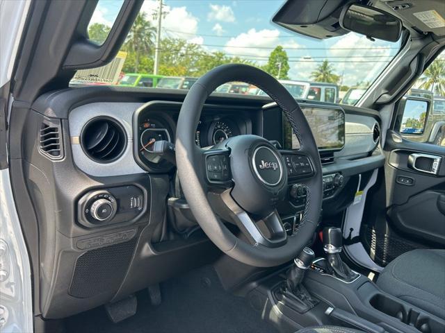 Photo of 2025 Bright White Clearcoat Jeep Wrangler