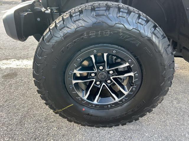 Photo of 2025 Granite Crystal Metallic Clearcoat Jeep Wrangler