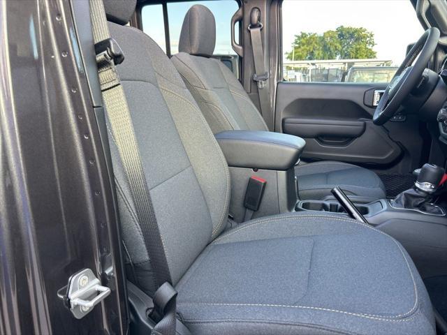 Photo of 2025 Granite Crystal Metallic Clearcoat Jeep Wrangler