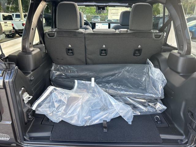 Photo of 2025 Granite Crystal Metallic Clearcoat Jeep Wrangler