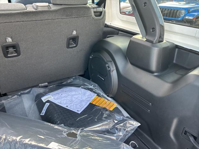 Photo of 2025 Granite Crystal Metallic Clearcoat Jeep Wrangler
