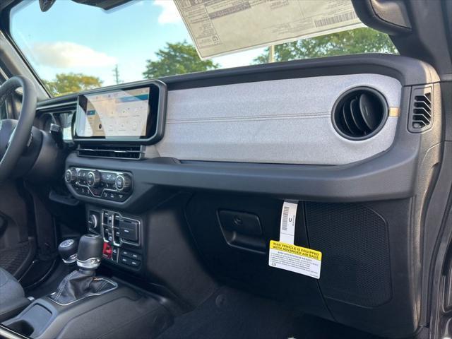 Photo of 2025 Granite Crystal Metallic Clearcoat Jeep Wrangler