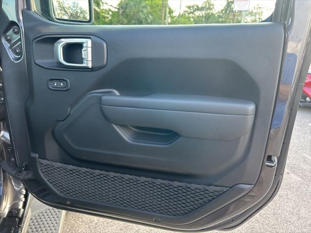 Photo of 2025 Granite Crystal Metallic Clearcoat Jeep Wrangler