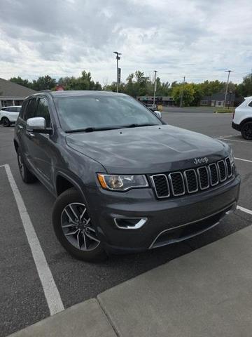 Photo of 2021 Granite Crystal Clearcoat Metallic Jeep Grand Cherokee
