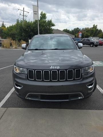 Photo of 2021 Granite Crystal Clearcoat Metallic Jeep Grand Cherokee