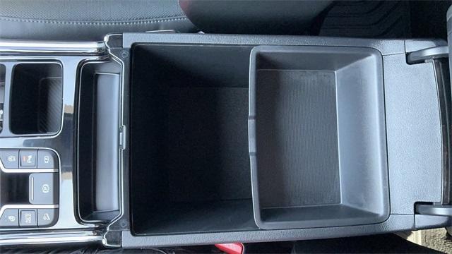 Photo of 2025 Ebony Black Kia Sorento