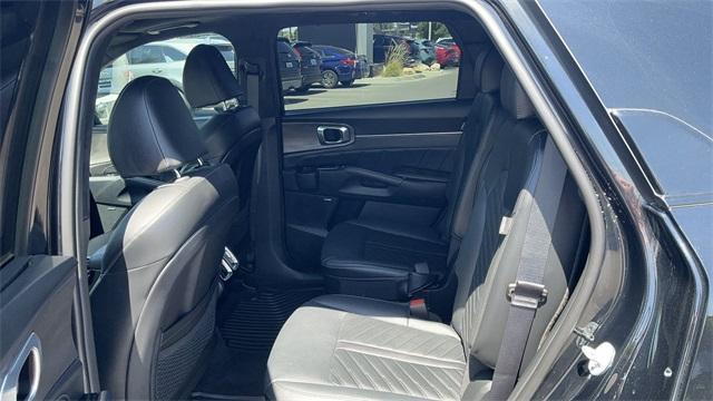 Photo of 2025 Ebony Black Kia Sorento