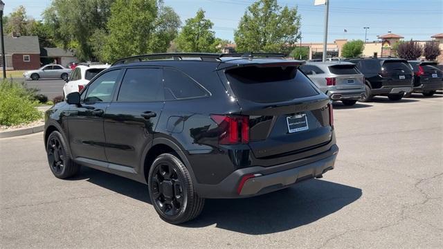 Photo of 2025 Ebony Black Kia Sorento
