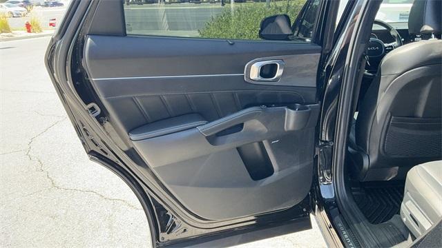 Photo of 2025 Ebony Black Kia Sorento