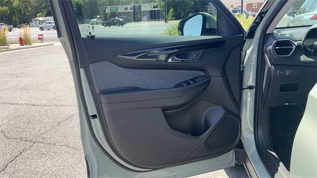 Photo of 2025 Green Chevrolet Trailblazer