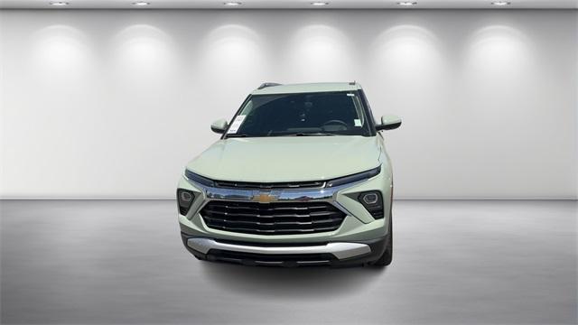 Photo of 2025 Green Chevrolet Trailblazer