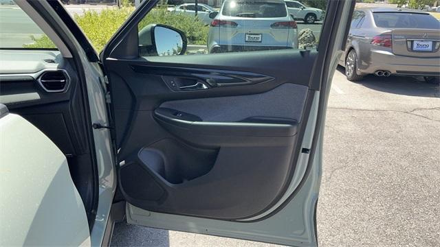 Photo of 2025 Green Chevrolet Trailblazer