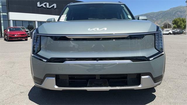 Photo of 2024 Iceberg Green Kia EV9