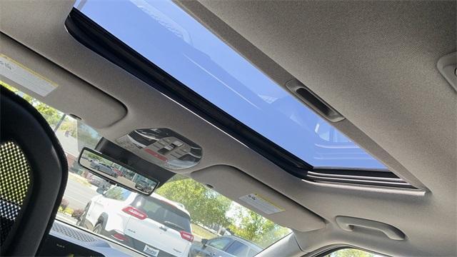 Photo of 2024 Iceberg Green Kia EV9