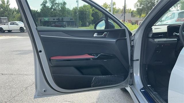 Photo of 2025 Wolf Gray Kia K5