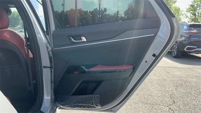 Photo of 2025 Wolf Gray Kia K5