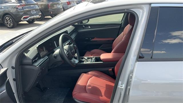 Photo of 2025 Wolf Gray Kia K5