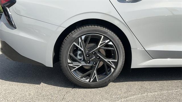 Photo of 2025 Wolf Gray Kia K5