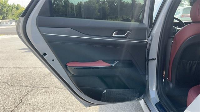 Photo of 2025 Wolf Gray Kia K5